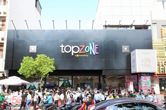 Lần đầu tiên Thế giới di động đóng cửa bớt TOPZONE -chuỗi từng được kỳ vọng vươn lên thống trị trong số các nhà bán lẻ của Apple tại Việt Nam - Ảnh 1.