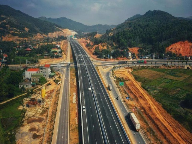 Tuyến cao tốc đóng góp 62,5% GDP Việt Nam, tác động tới hơn 60 triệu dân cả nước đang triển khai như thế nào? - Ảnh 1.