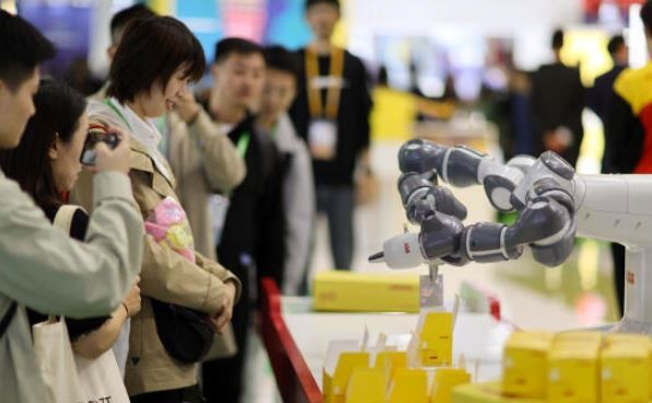 Trung Quốc vô địch thiên hạ về robot: Sản xuất hơn 6 triệu con/năm, nhiều sản phẩm rẻ bằng 1/2 Nhật Bản, muốn hiện thực hóa giấc mơ robot sản xuất robot - Ảnh 2.