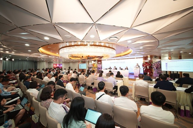 ĐHĐCĐ TPBank: Chủ tịch Đỗ Minh Phú nói về việc thay đổi đề xuất, quyết định trình kế hoạch chia cả cổ tức tiền mặt và cổ phiếu trong năm nay- Ảnh 2.