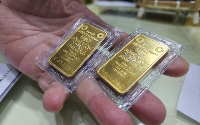 Sáng 3/5 tiếp tục đấu thầu vàng miếng, giá tham chiếu 82,9 triệu đồng/lượng- Ảnh 1.