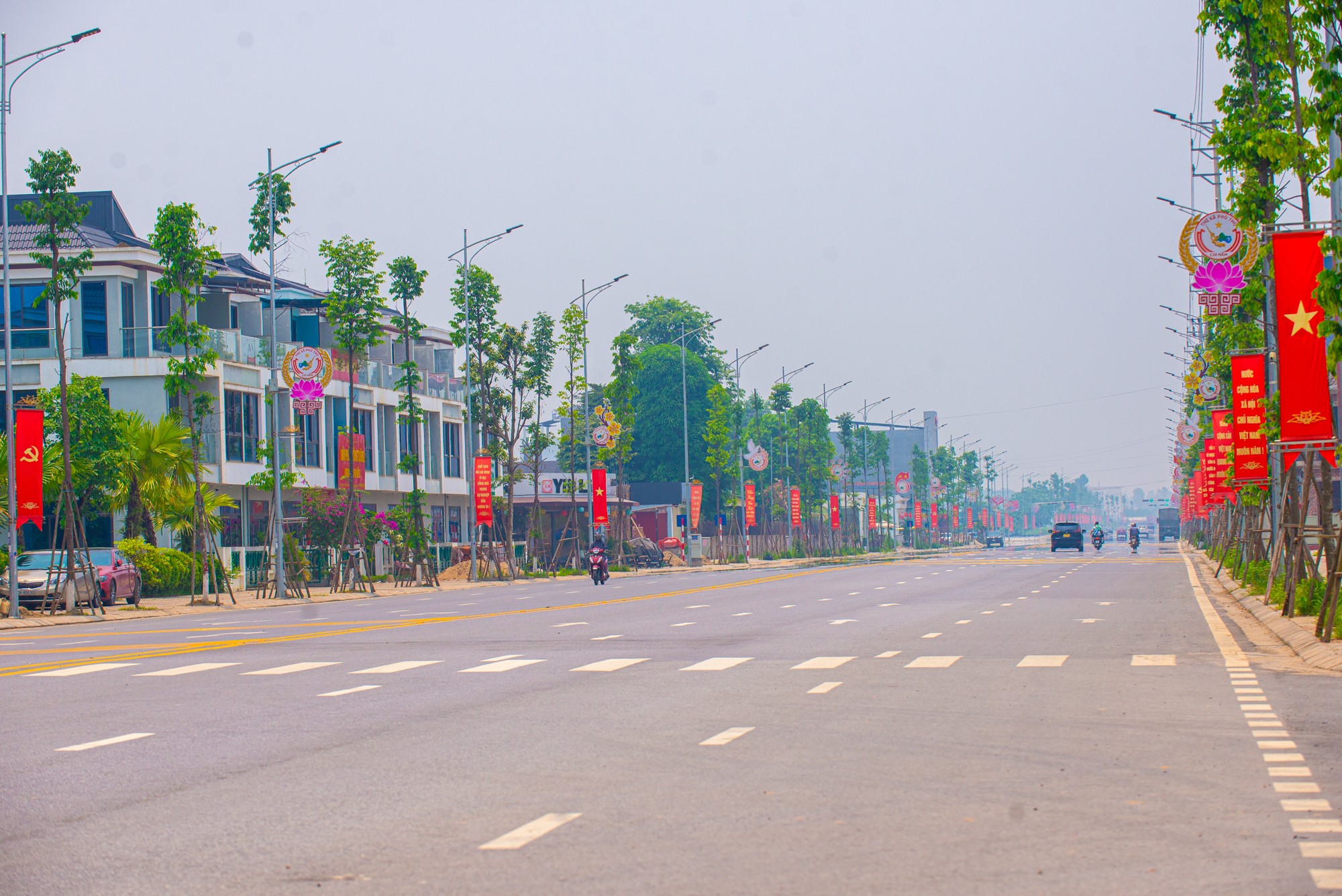 Thị xã lâu đời nhất Việt Nam là giao điểm của 4 đường cao tốc, có khu công nghiệp rộng gần bằng quận Hoàn Kiếm, sẽ lên thành phố sau vài năm nữa- Ảnh 9.