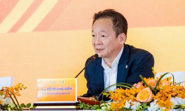 Người nhà và công ty liên quan chủ tịch Đỗ Quang Hiển muốn mua, bán lượng lớn cổ phiếu SHB- Ảnh 1.