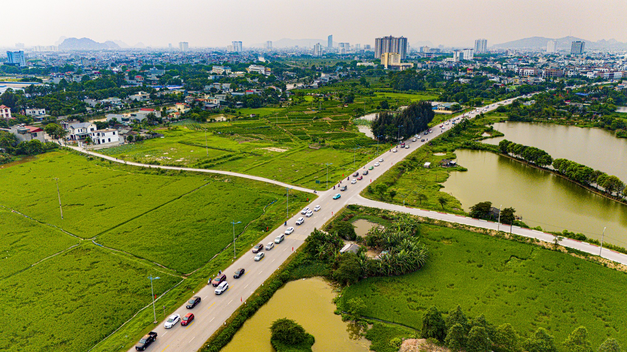 Toàn cảnh đại lộ 4.000 tỷ nối thành phố Thanh Hoá với trung tâm du lịch biển Sầm Sơn, hàng loạt dự án lớn của Vinhomes, Sun Group, Taseco Land, Sunshine… hưởng lợi- Ảnh 1.