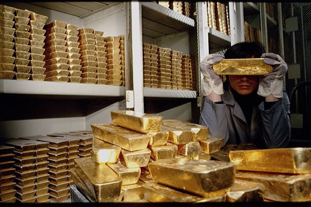 Bất chấp giá vàng cao kỷ lục, các ngân hàng trung ương lên kế hoạch tăng dự trữ vàng- Ảnh 1.