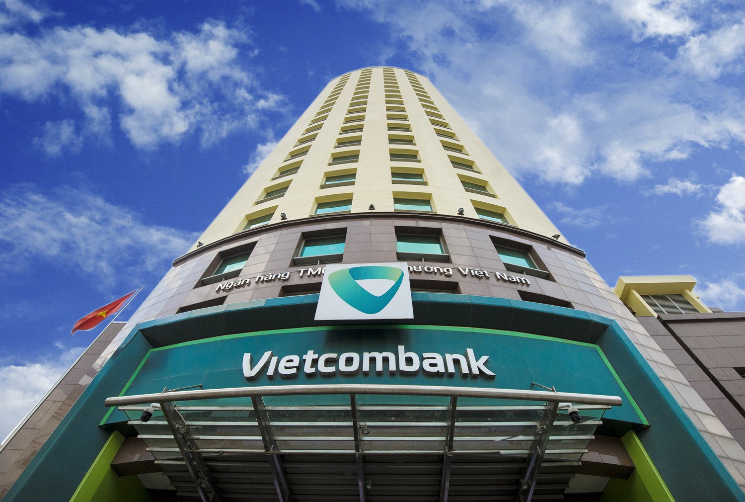 vietcombank-du-kien-tang-von-dieu-le-len-hon-77-500-ty-dong-sau-khi-chia-co-tuc-nam-2022-1709092011.jpg