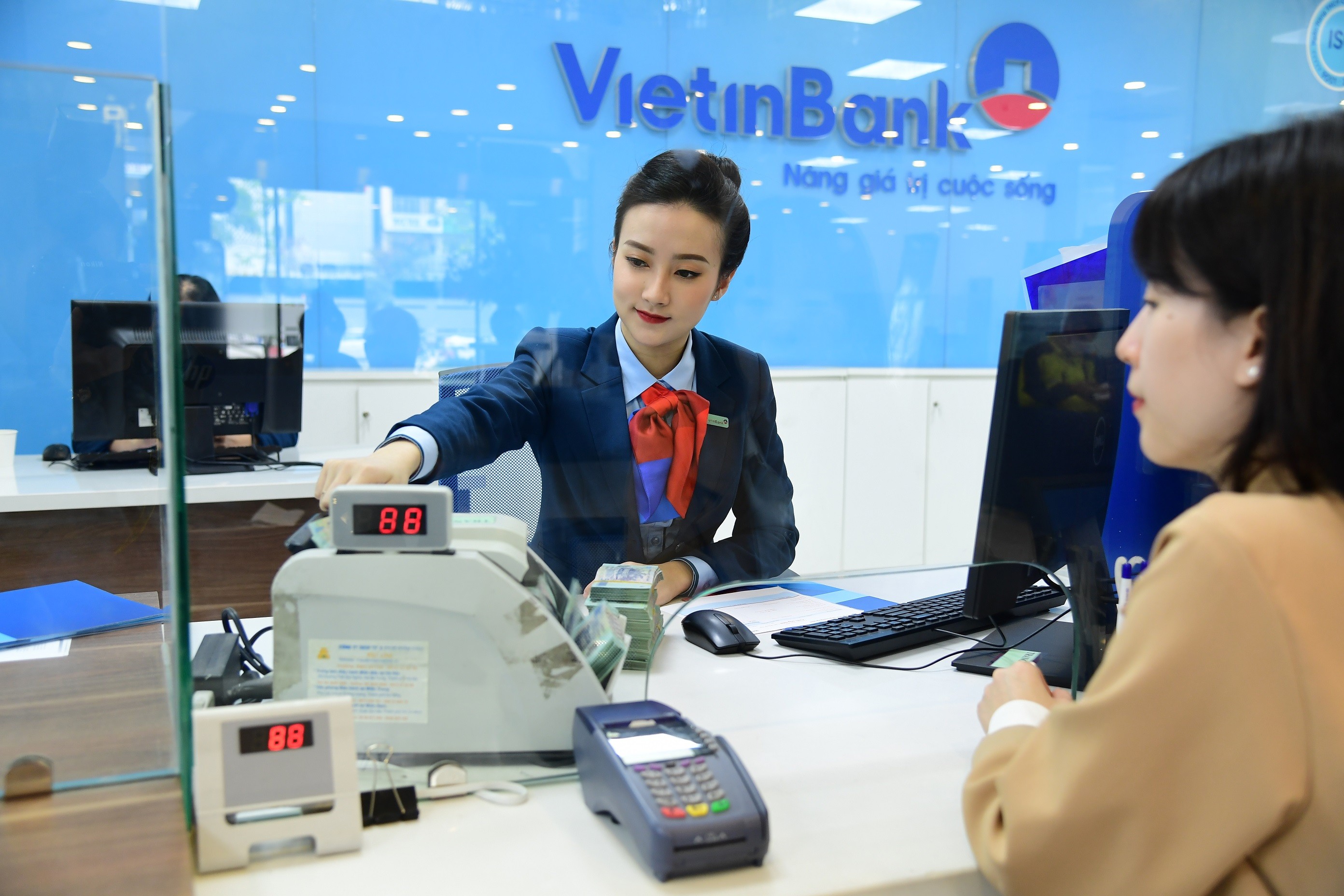 vietinbank-phat-hanh-lo-trai-phieu-dau-tien-trong-nam-tri-gia-500-ty-dong-1688790695.jpg