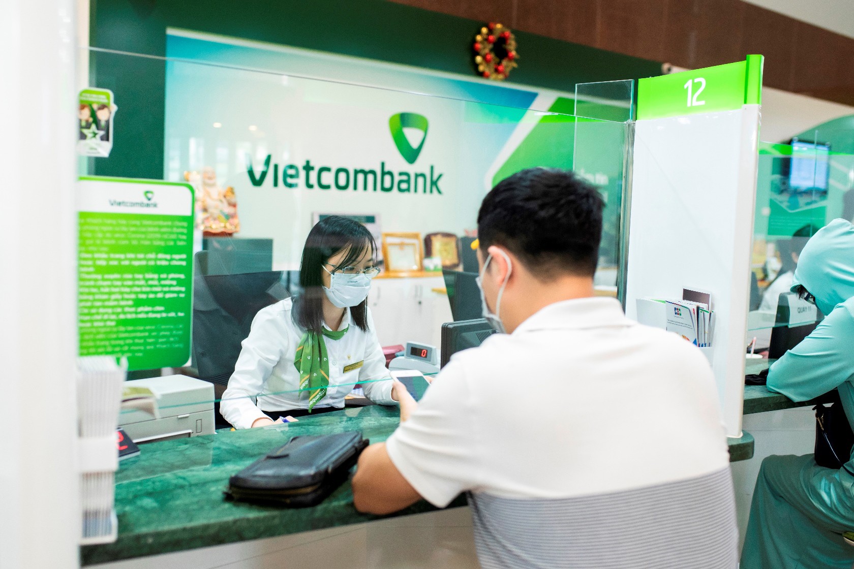 vietcombank-giam-0-5-nam-lai-suat-cho-vay-trong-5-thang-cuoi-nam-2023-1691048231.jpg